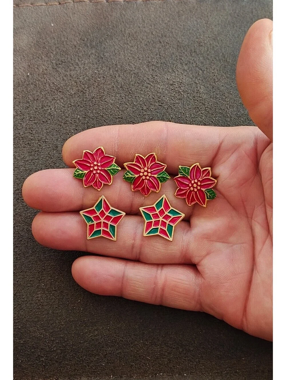 70s Set Of 5 Hand Painted Enamel Christmas Poinsettia & Geometric Stars Buttons